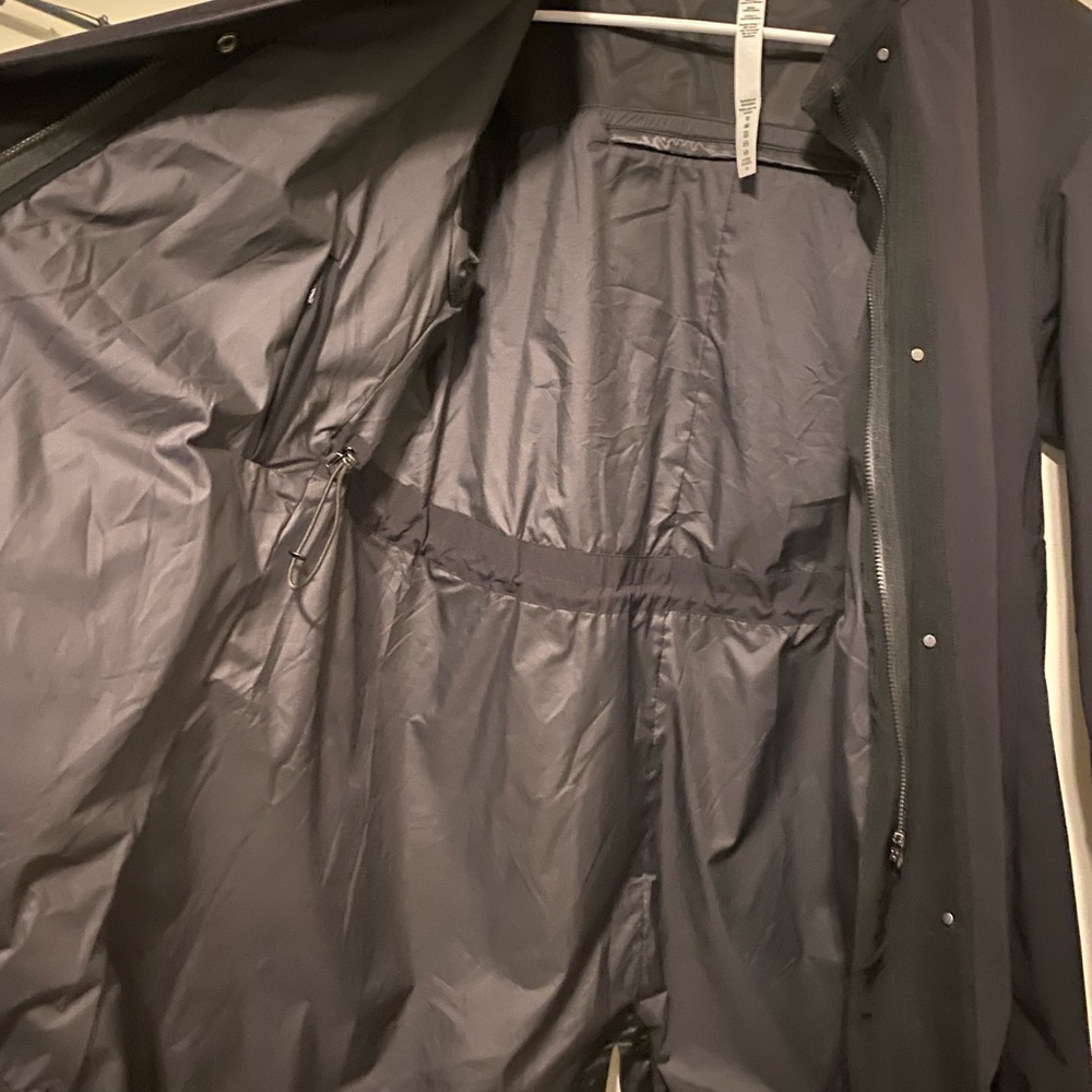 Lululemon Jacket - Picture 2 of 4